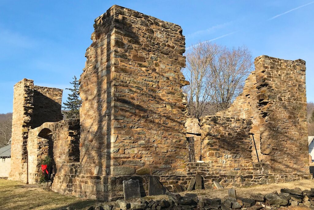 1920px Fairview Avenue Long Valley NJ Old Stone Union Church ruins